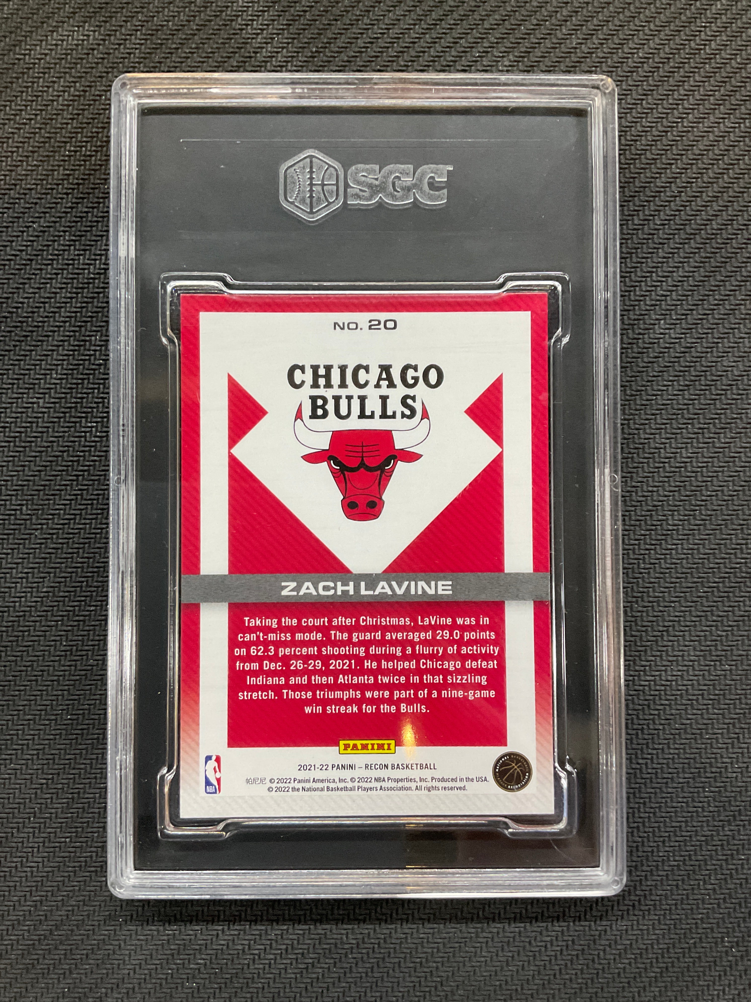 2021-22 Recon Zach LaVine Holo Gold /10 SGC 10 Bulls