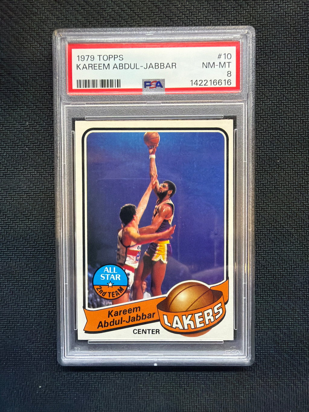 1979 Topps Kareem Abdul-Jabbar #10 PSA 8 Lakers 616