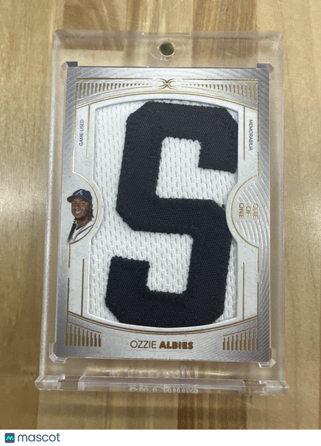 2021 Topps Definitive Ozzie Albies Letter Man 1/1 Patch