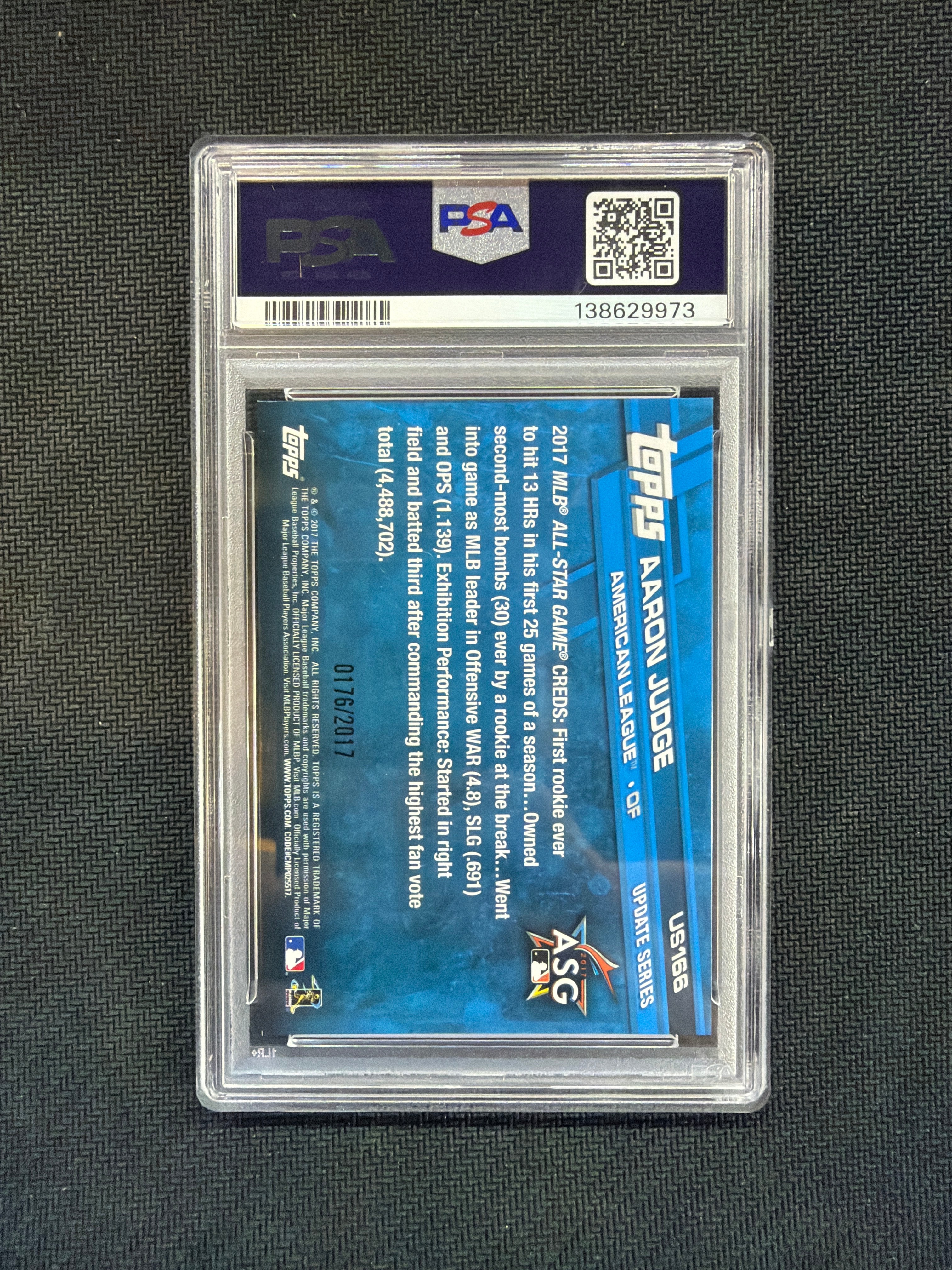 2017 Topps Update Aaron Judge Throwing Gold /2017 PSA 8 Yankees