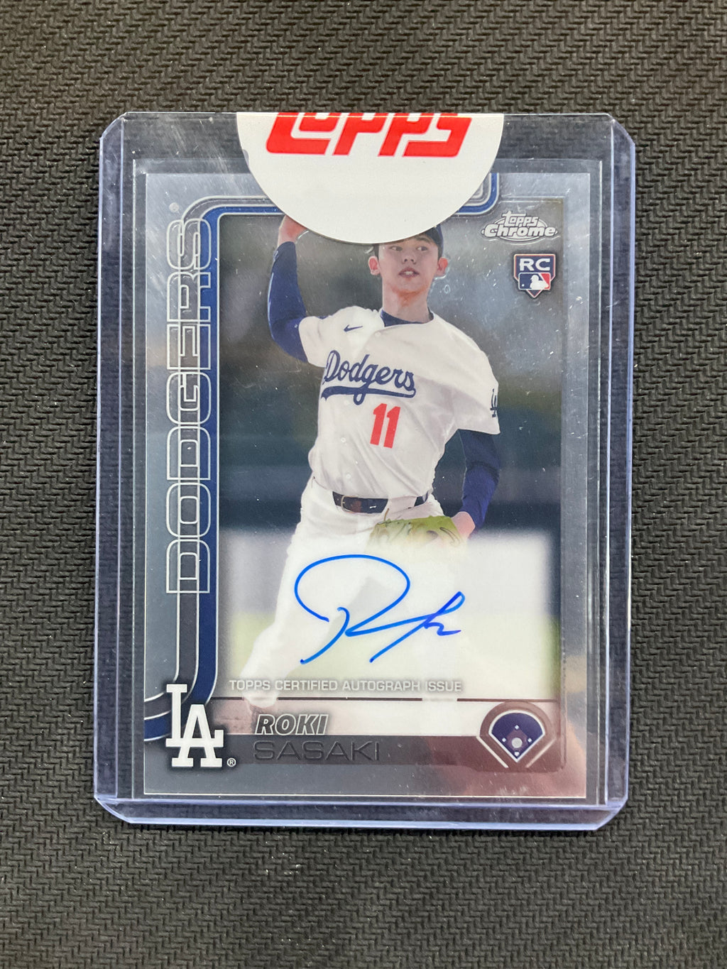 2025 Topps Chrome Roki Sasaki Rookie Auto Dodgers