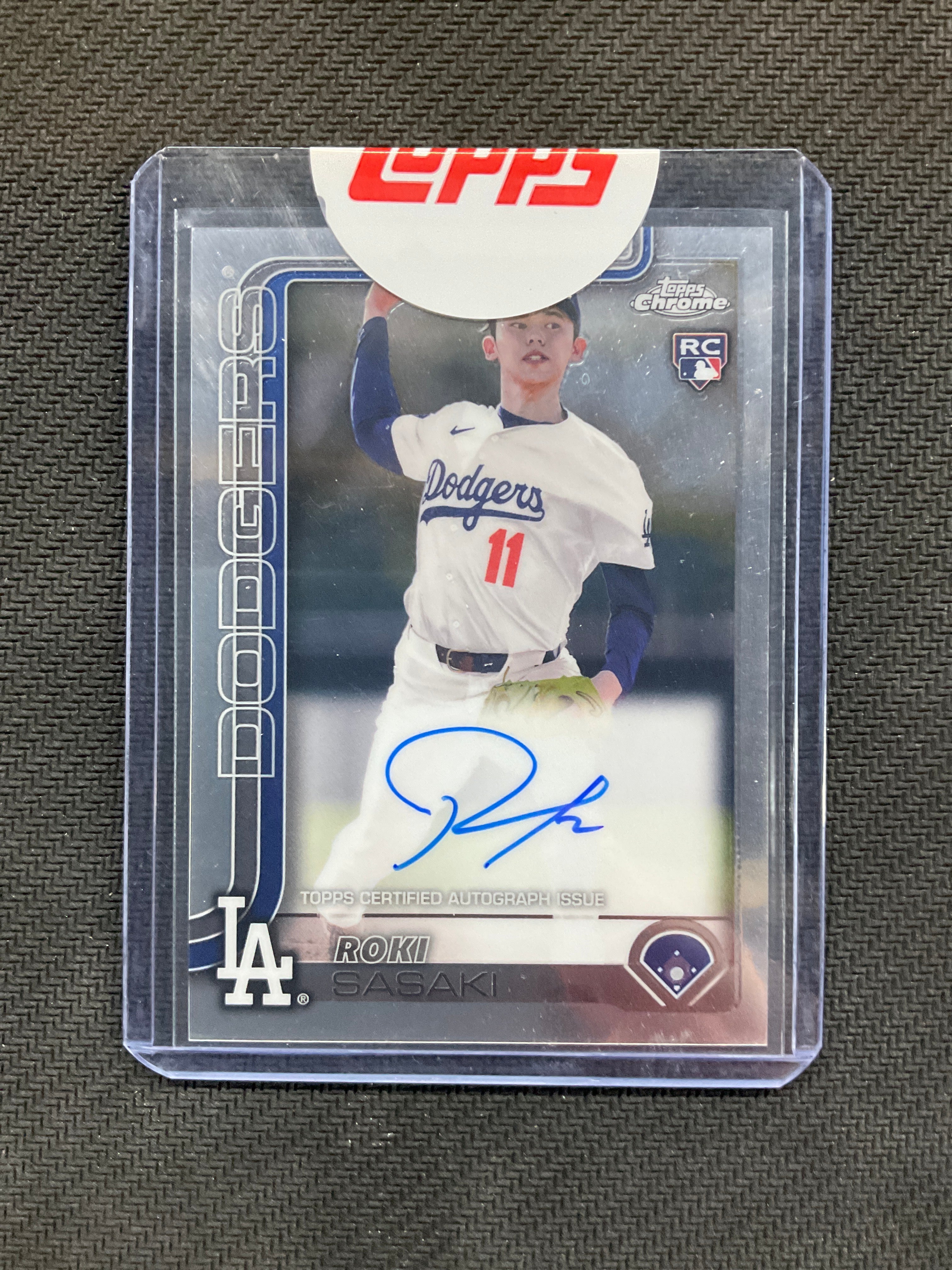 2025 Topps Chrome Roki Sasaki Rookie Auto Dodgers