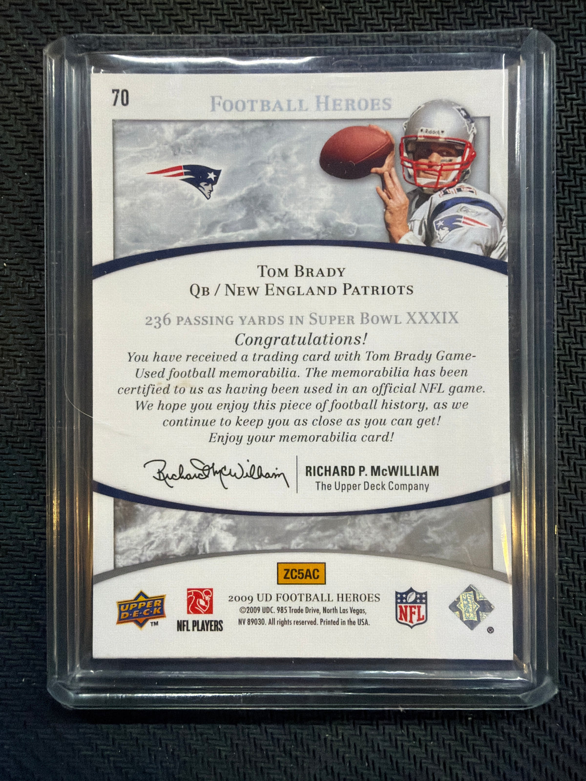 2009 Upper Deck Football Heroes Tom Brady Game-Used Jersey Relic Silver /10 #70 Patriots