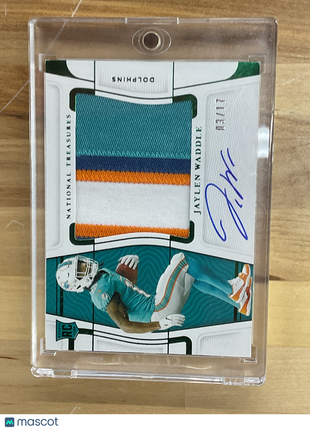 2021 National Treasures Jaylen Waddle Patch Auto Rookie /17
