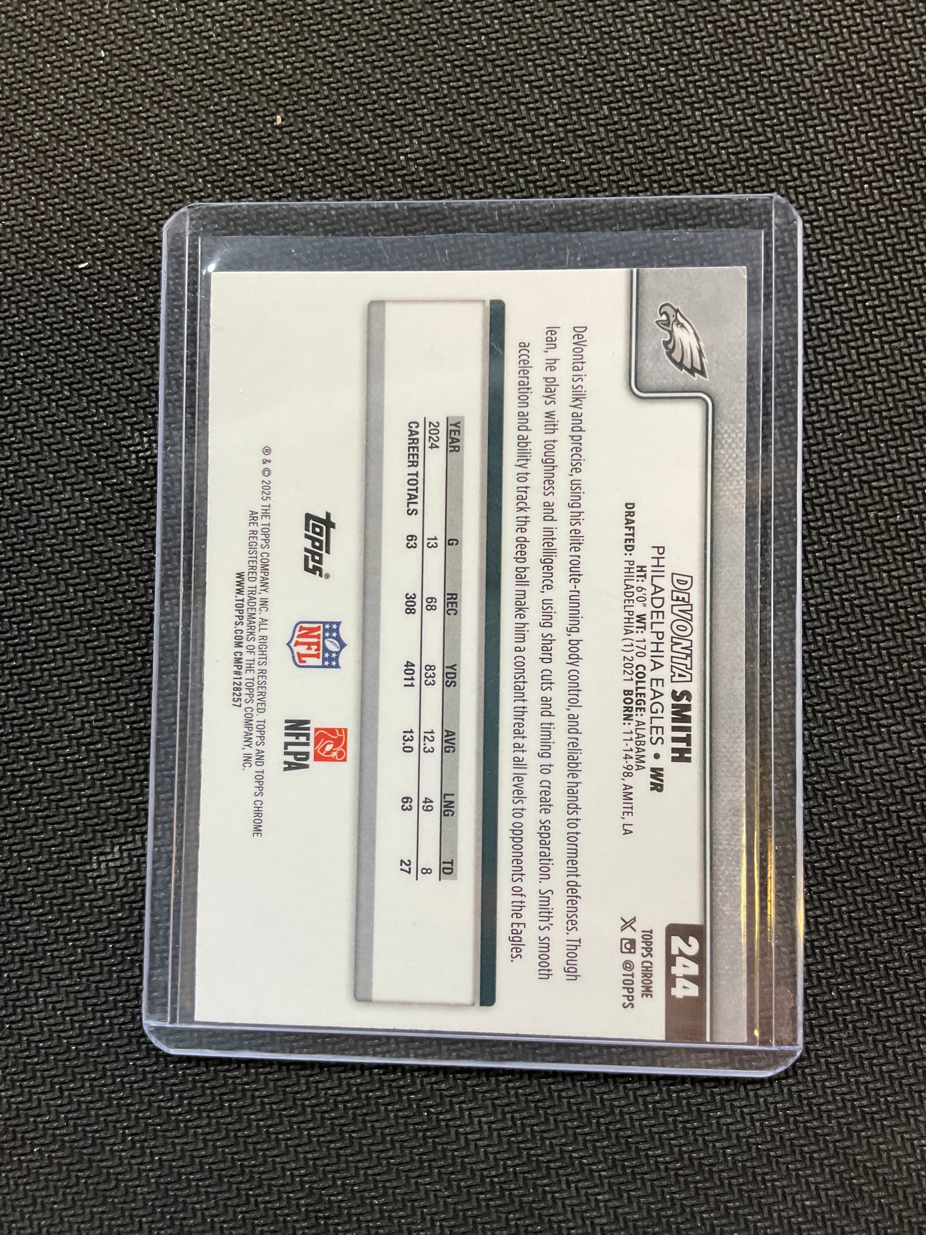 2025 Topps Chrome Devonta Smith Purple Lava /75 Eagles