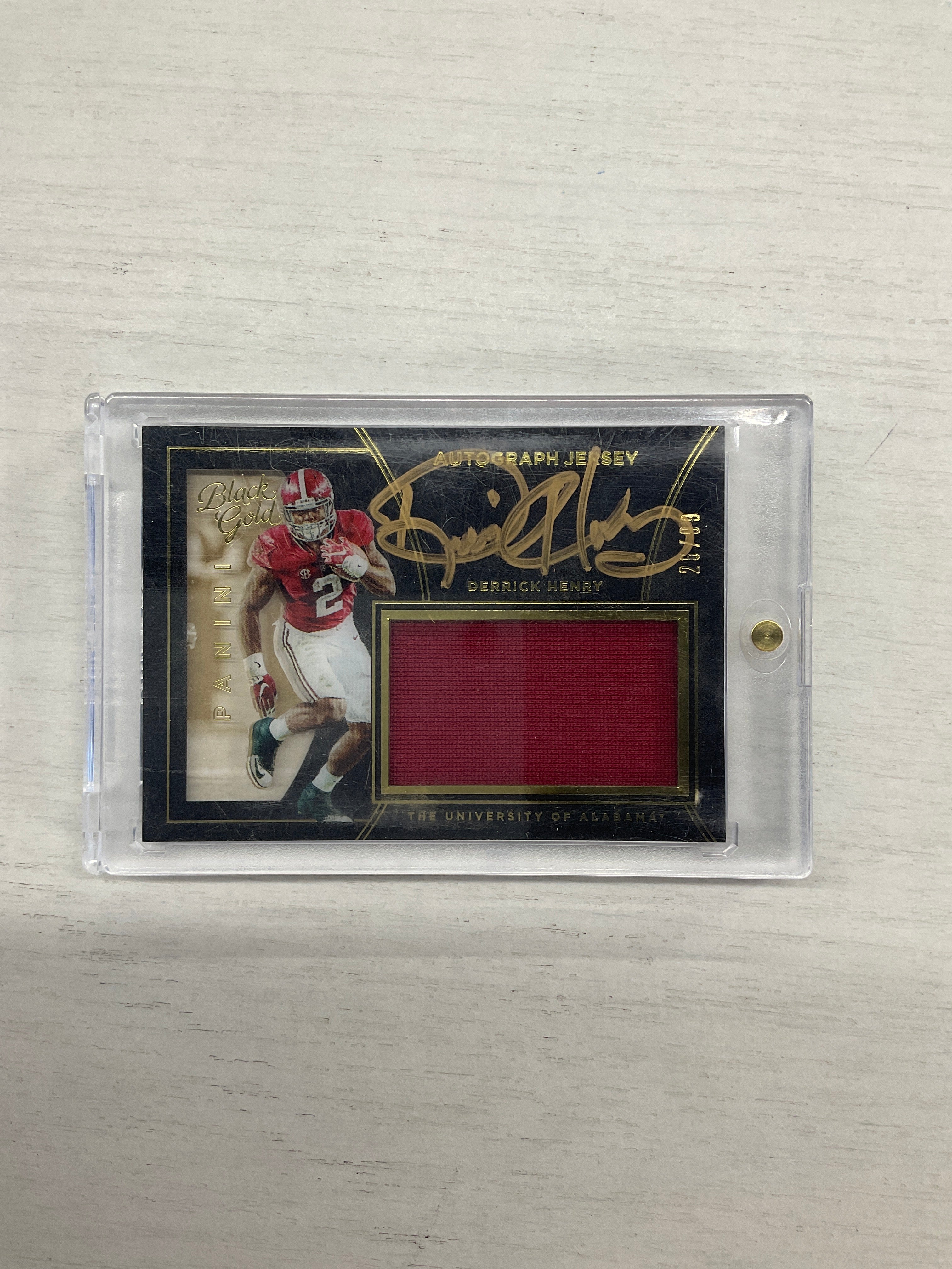 2016 Panini Black Gold Standard Derrick Henry Patch Auto Alabama /99