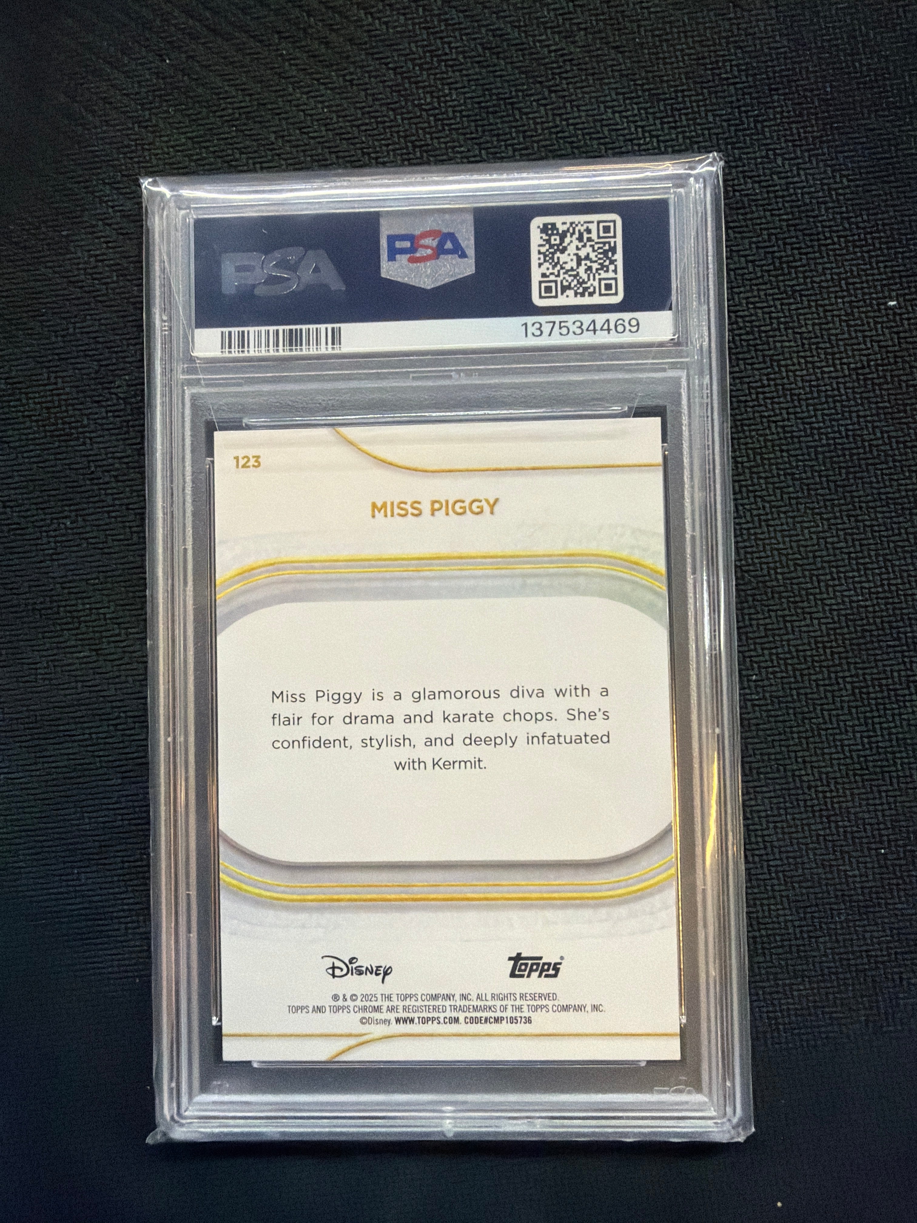 2025 Topps Chrome Disney Miss Piggy Purple Wave /75 PSA 10