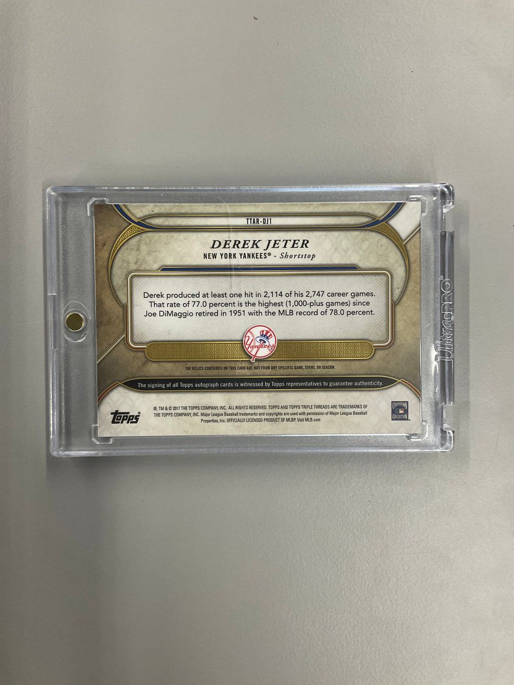 2017 Topps Triple Threads Derek Jeter Patch Auto /18 Yankees Captain