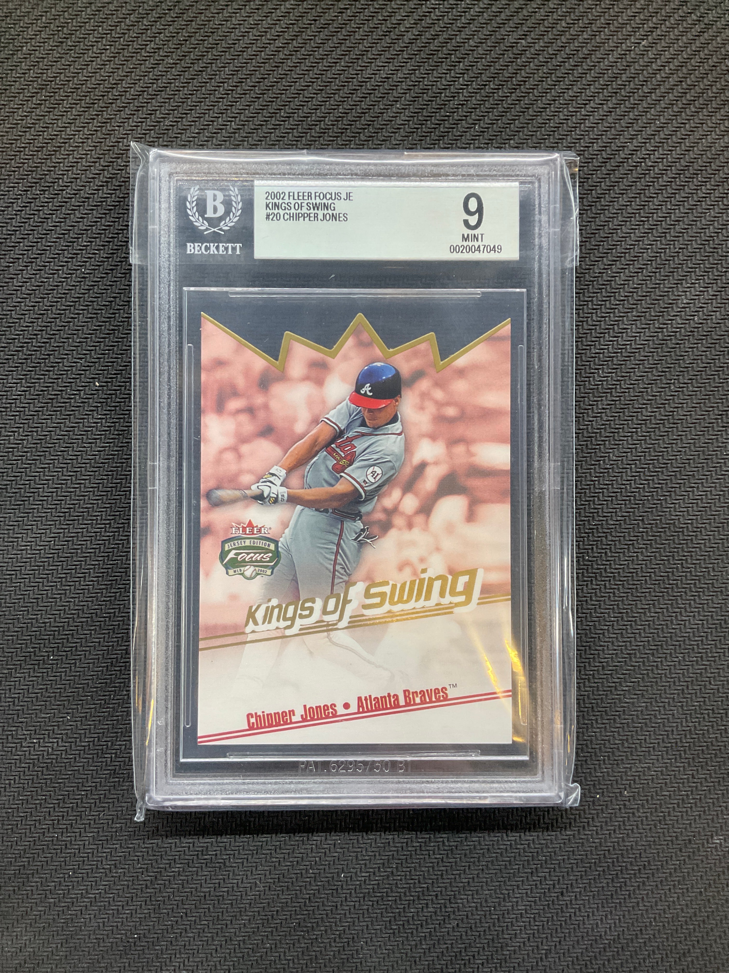 2002 Fleer Focus JE Chipper Jones Kings of Swing BGS 9