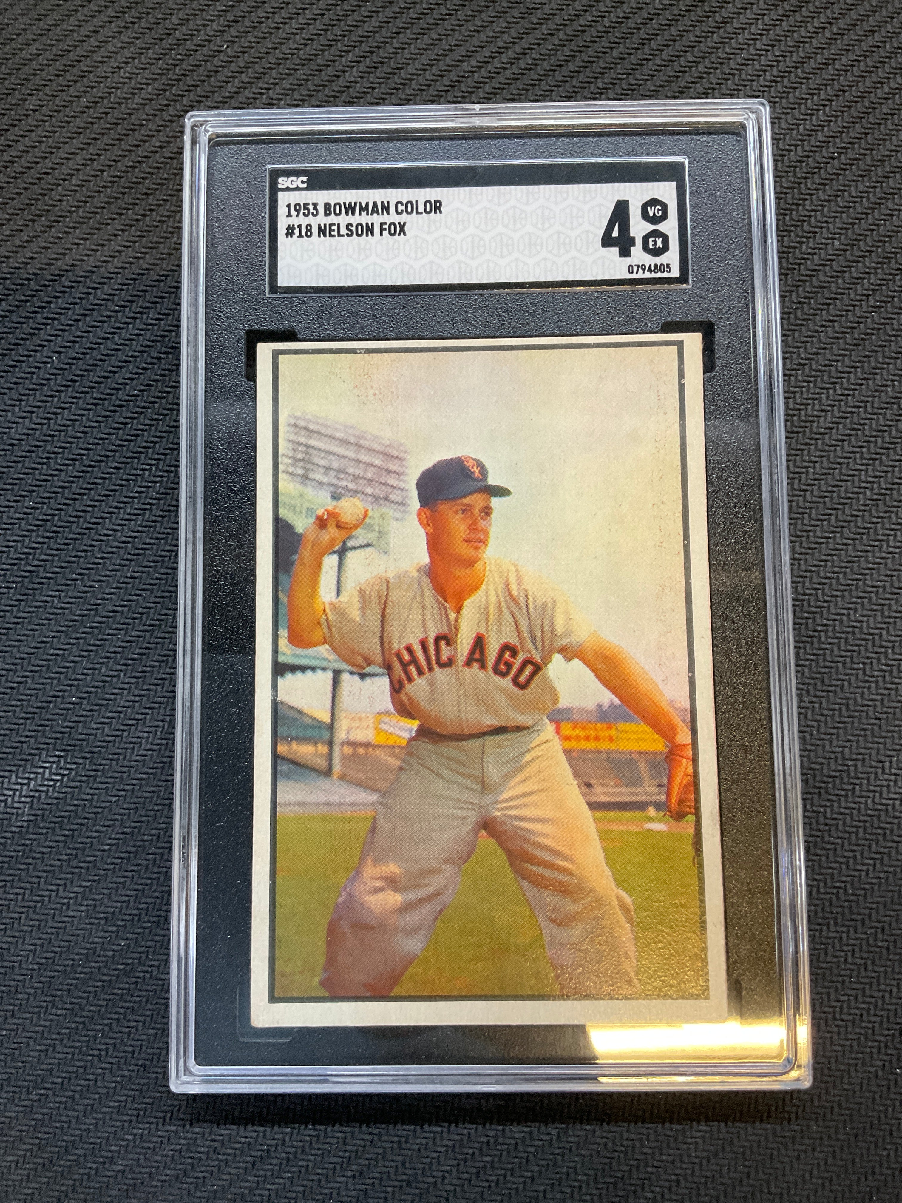 1953 Bowman Color #18 Nelson Fox