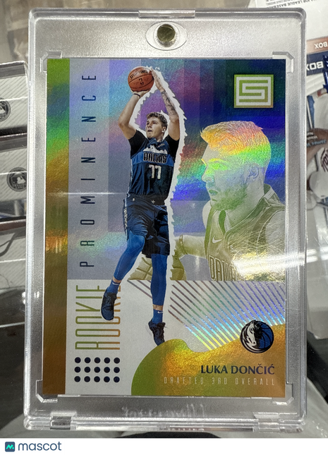 2018 Status Luka Doncic Rookie Gold Dallas