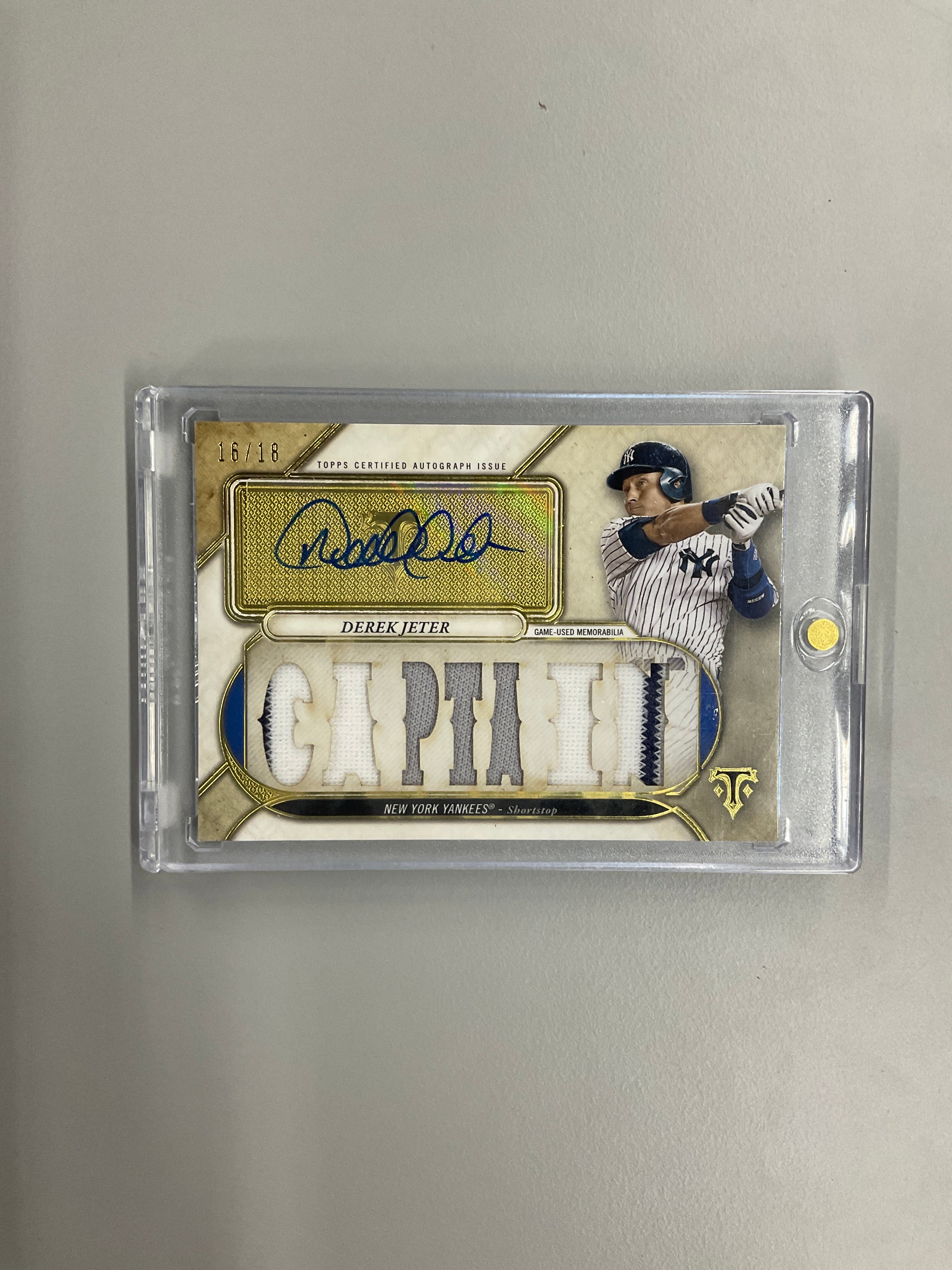 2017 Topps Triple Threads Derek Jeter Patch Auto /18 Yankees Captain