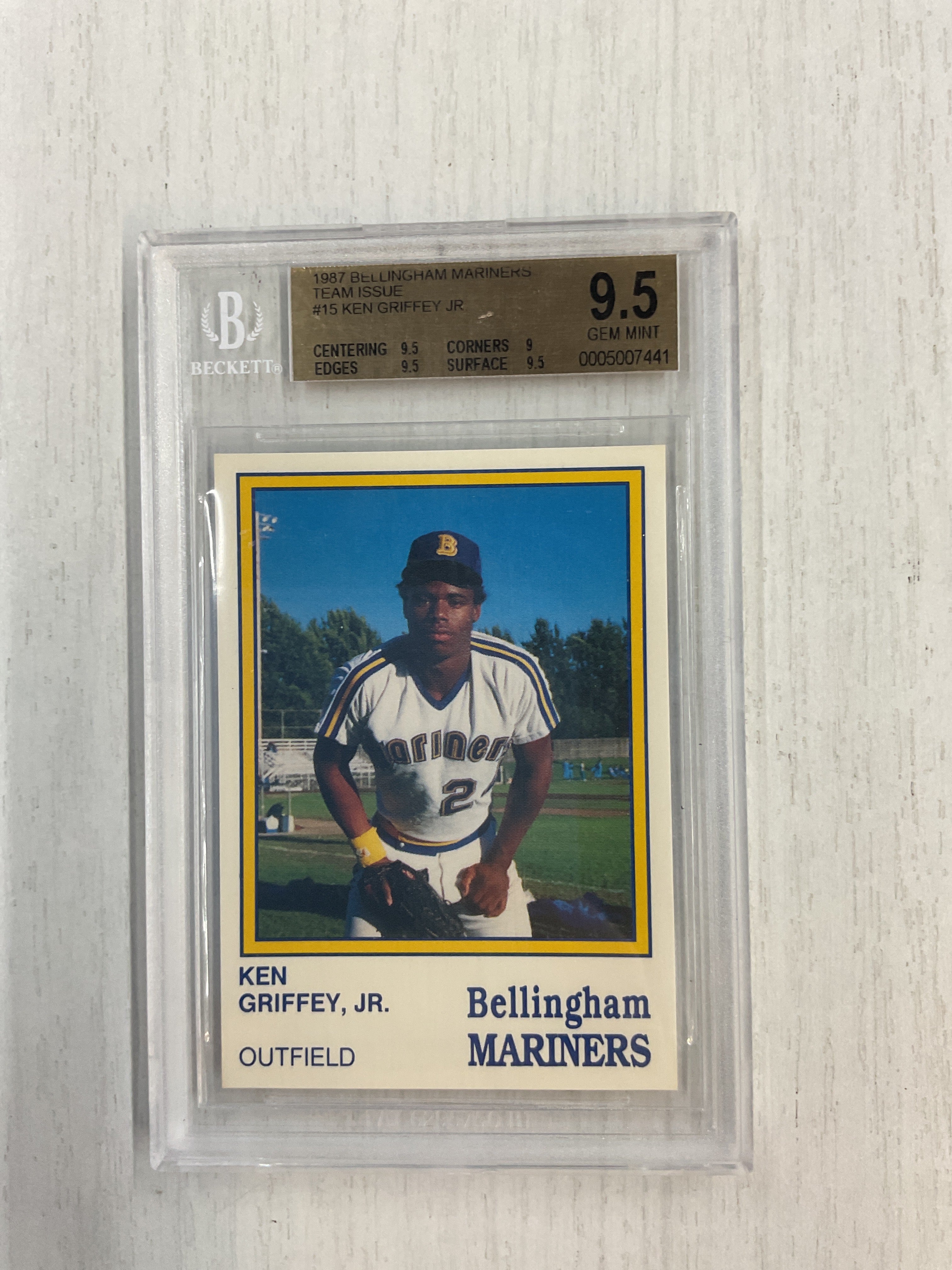 1987 Bellingham Mariners Team Issue Ken Griffey Jr. Rookie BGS 9.5