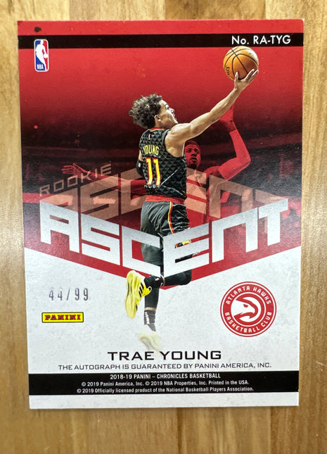 2018 Chronicles Trae Young Ascent Rookie Auto /99 Hawks
