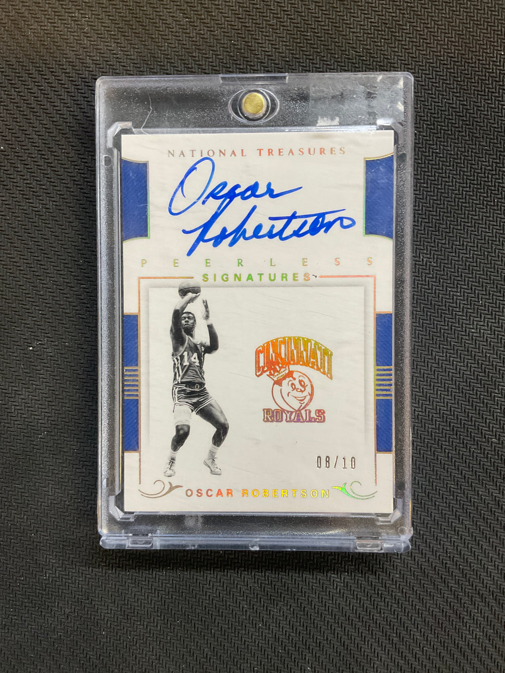 2017 National Treasures Oscar Robertson Peerless Auto /10 Gold Knicks