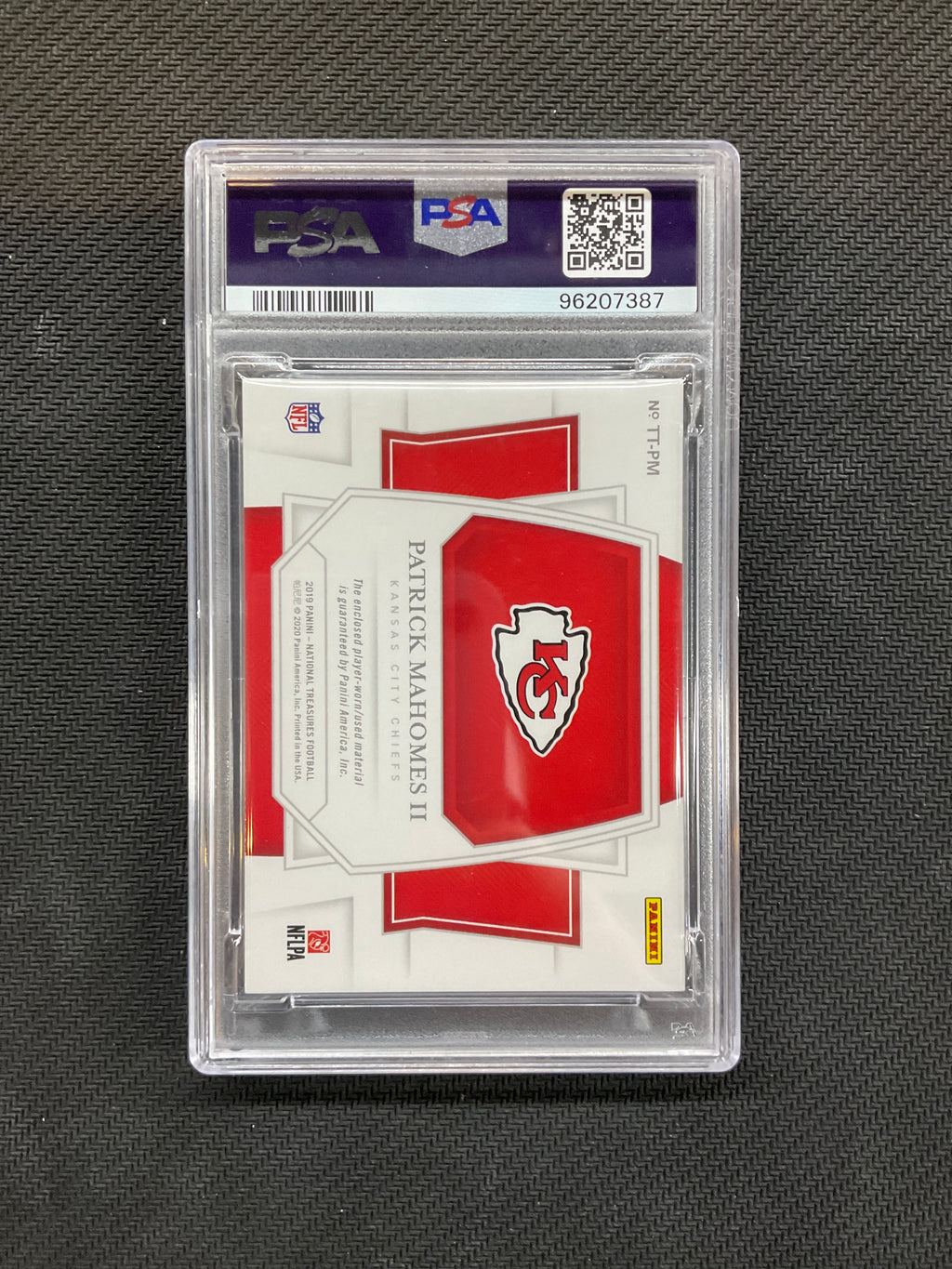 2019 National Treasures Patrick Mahomes II Tremendous Patch /25 PSA 9