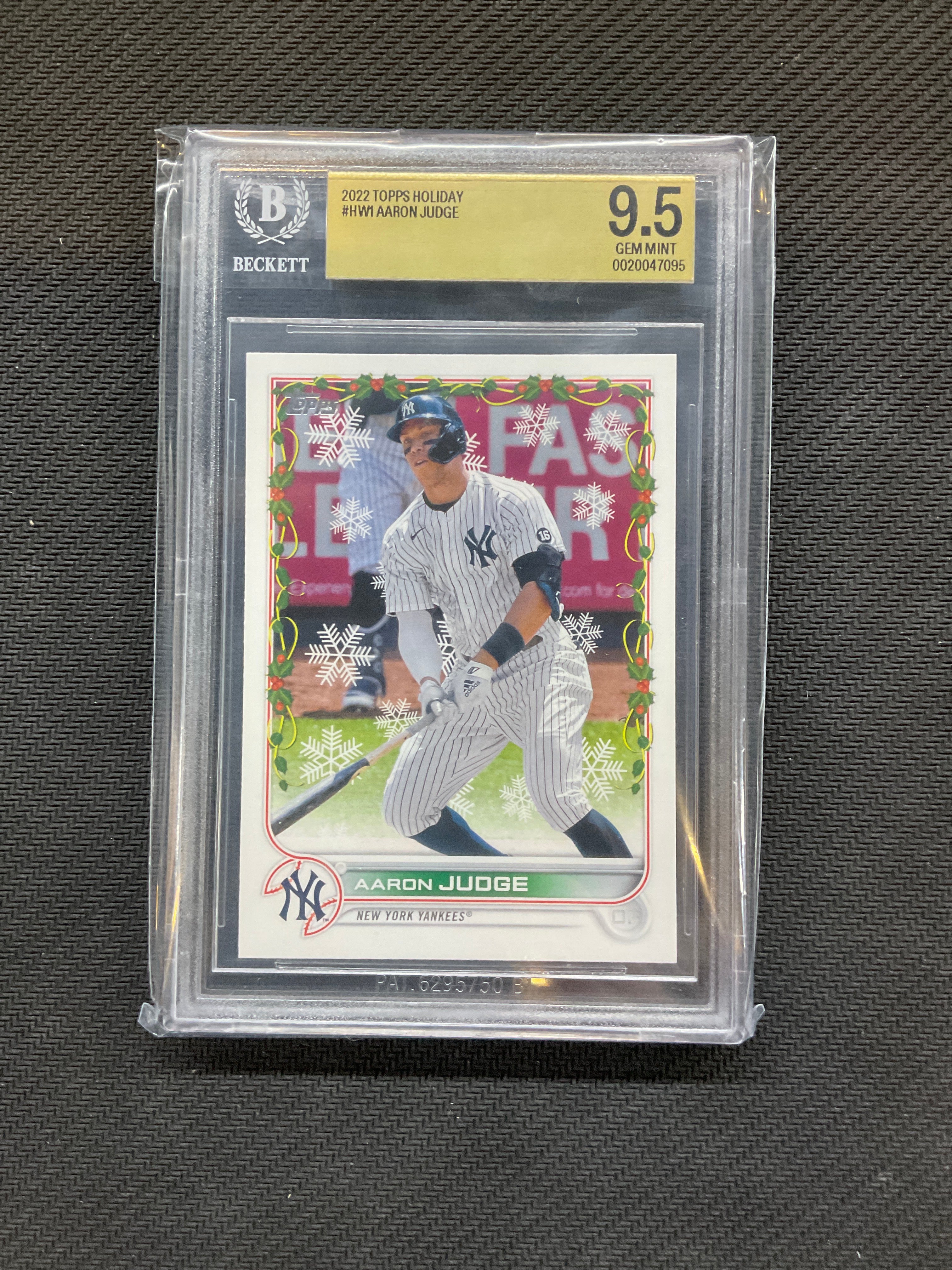 2022 Topps Holiday Aaron Judge BGS 9.5