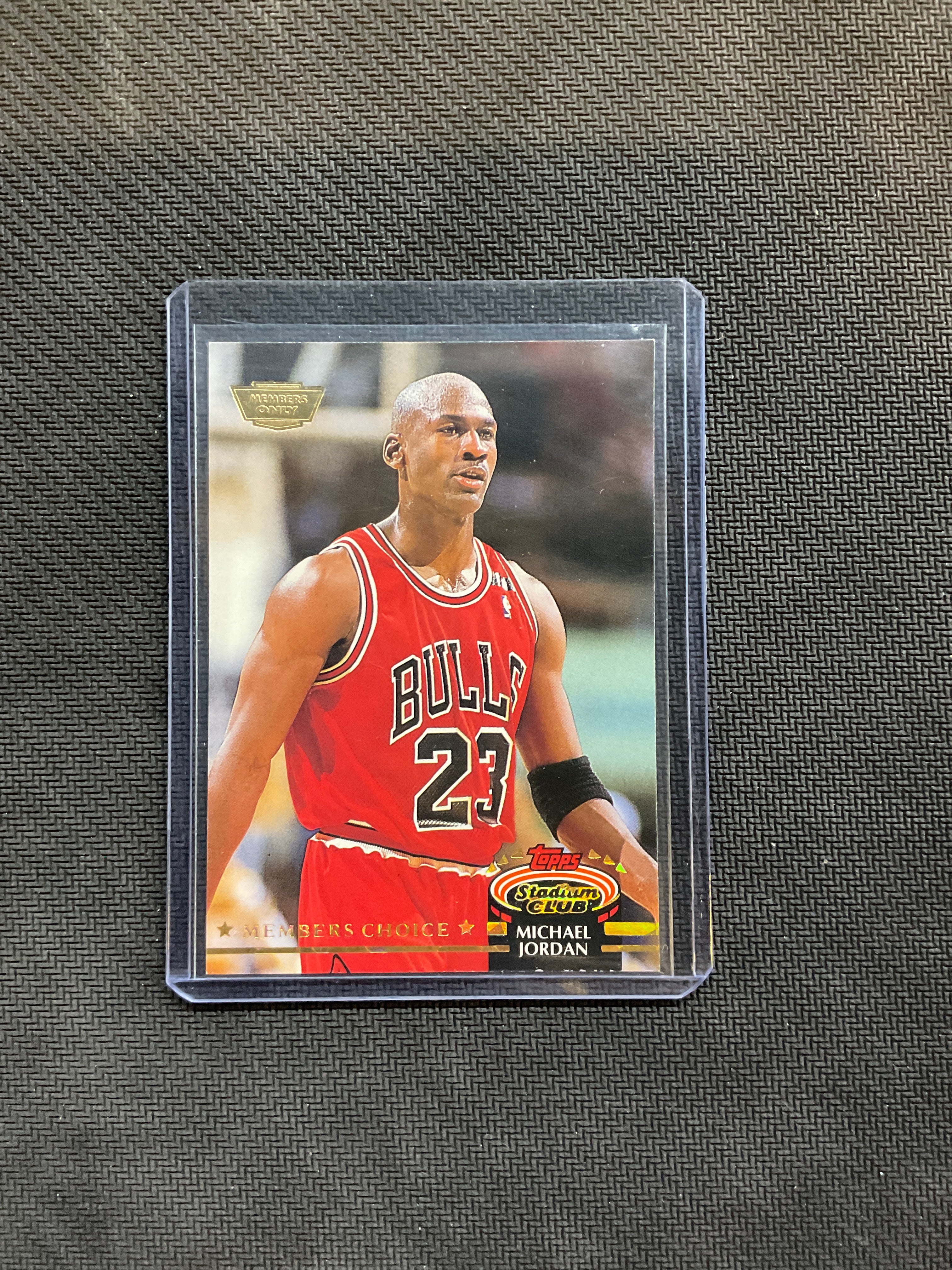1992 Topps Stadium Club Michael Jordan Members Only Gold Stamp #210 Bulls