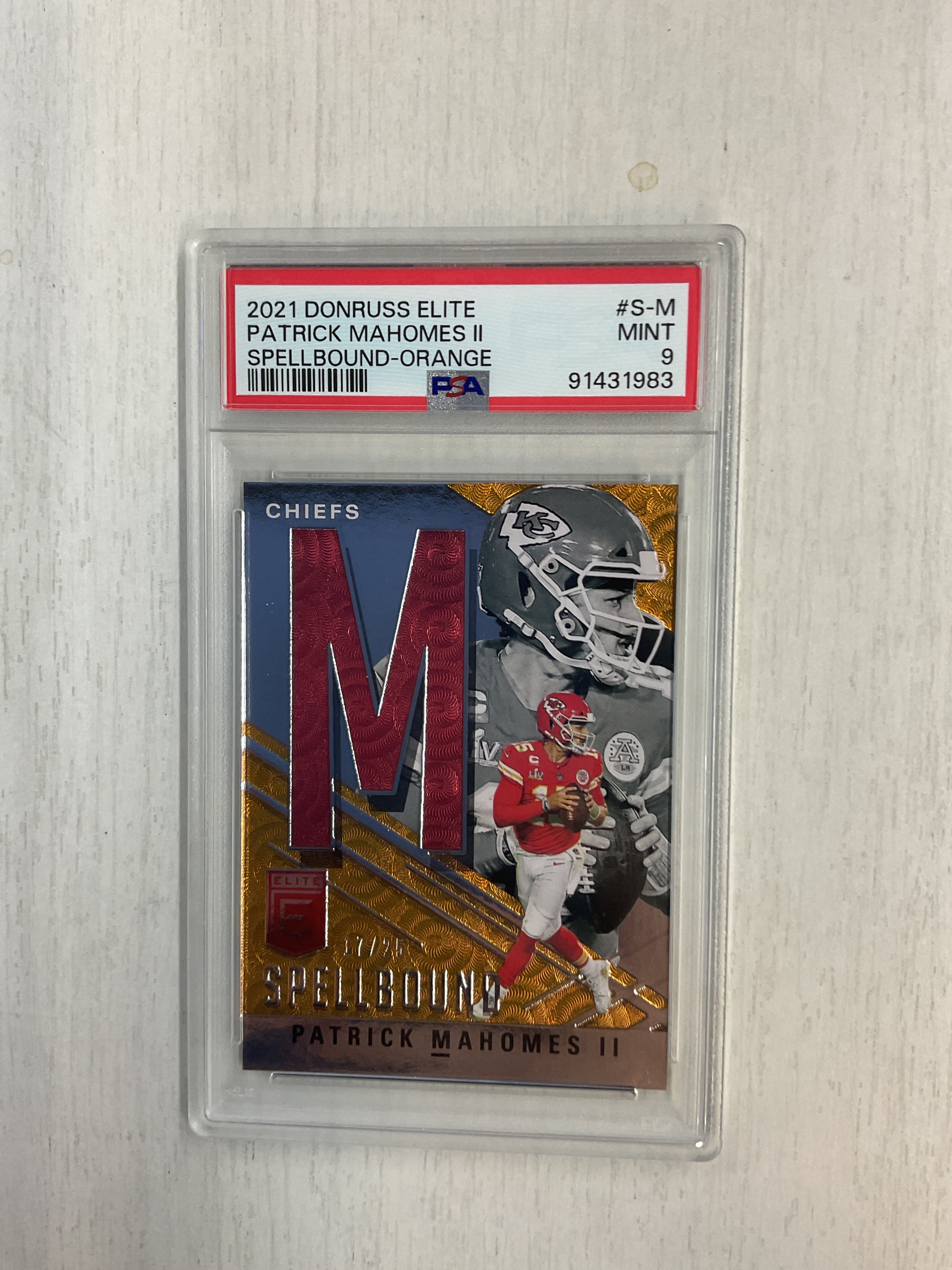 2021 Donruss Elite Patrick Mahomes II Spellbound Orange /25 PSA 9