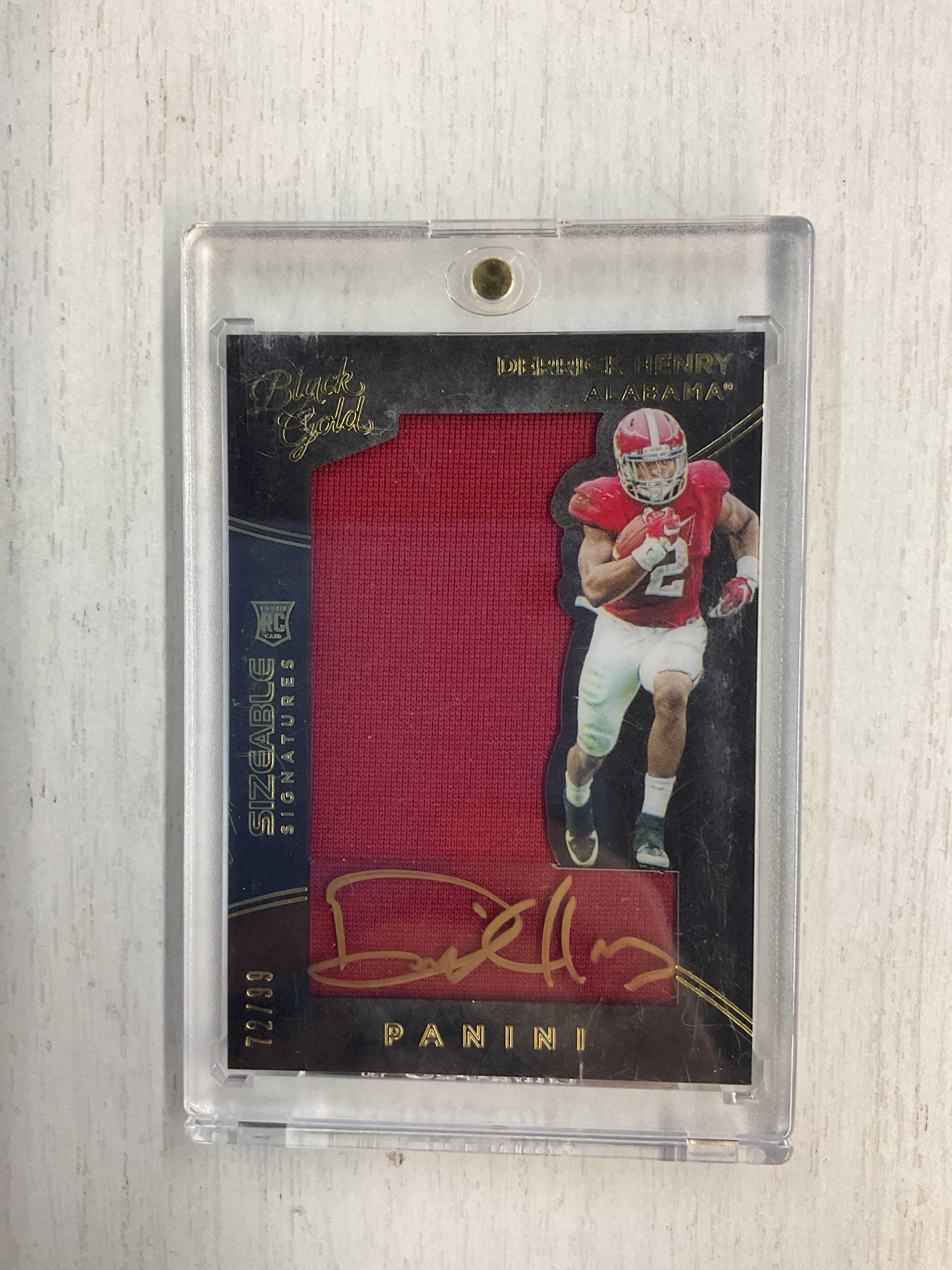 2016 Panini Black Gold Derrick Henry Rookie Patch Auto /99 Alabama Vertical