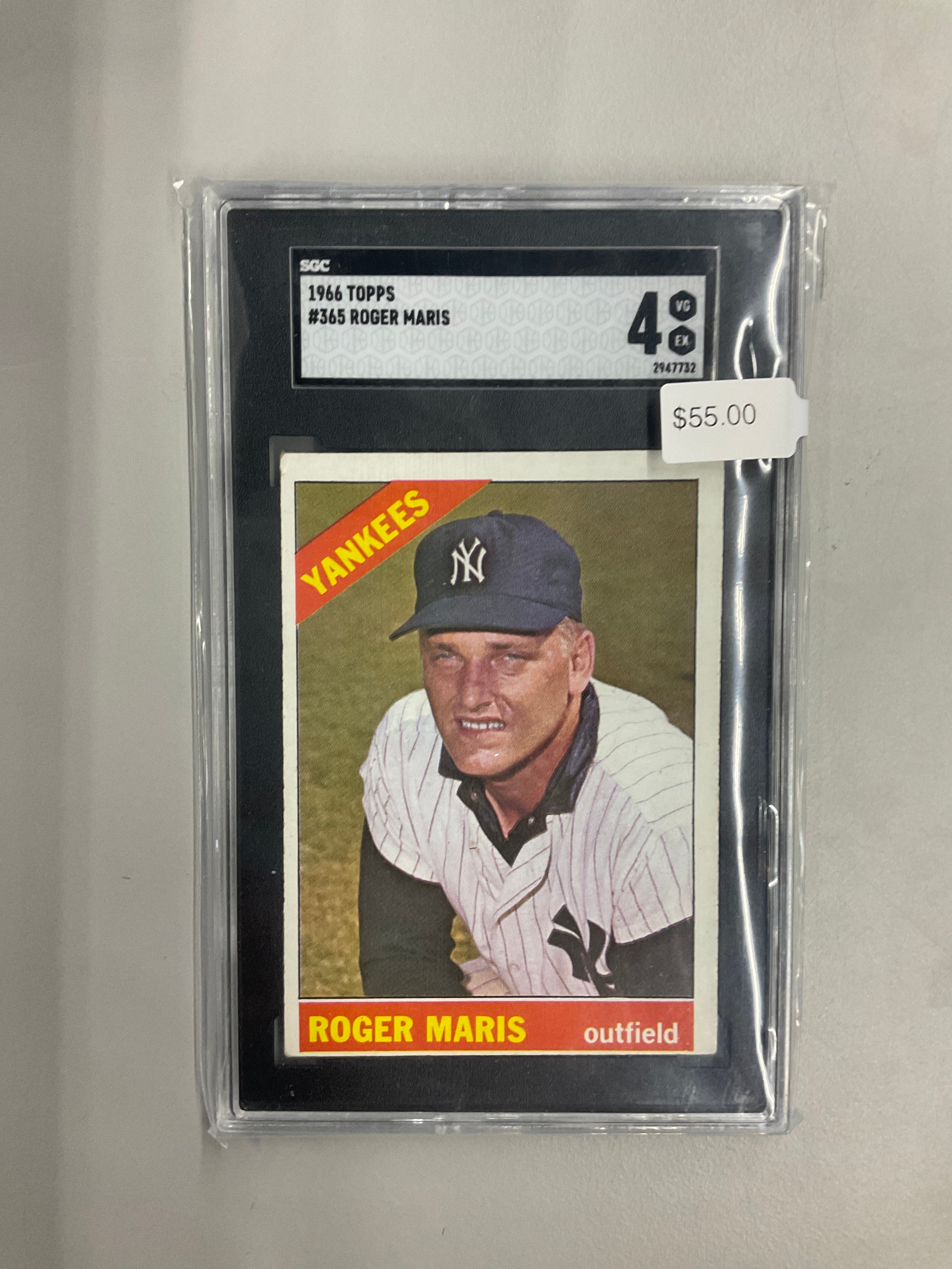 1966 Topps #365 Roger Maris SGC 4 Yankees