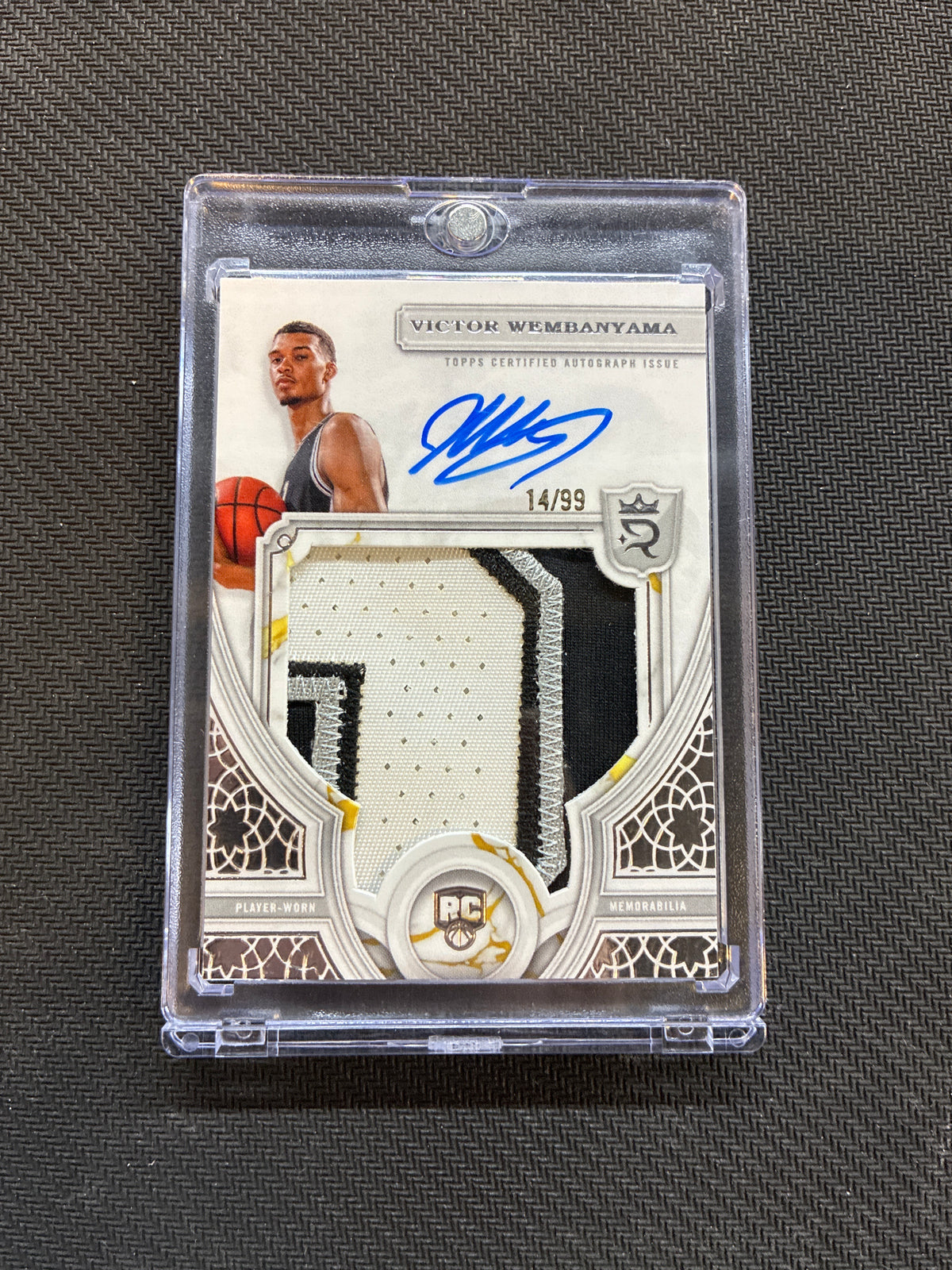 2023 Topps Royalty NBA Victor Wembanyama Rookie Patch Auto True RPA Spurs