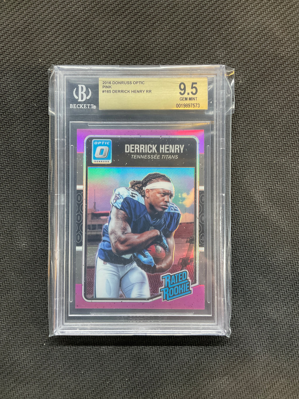 2016 Donruss Optic Derrick Henry Rookie Pink BGS 9.5