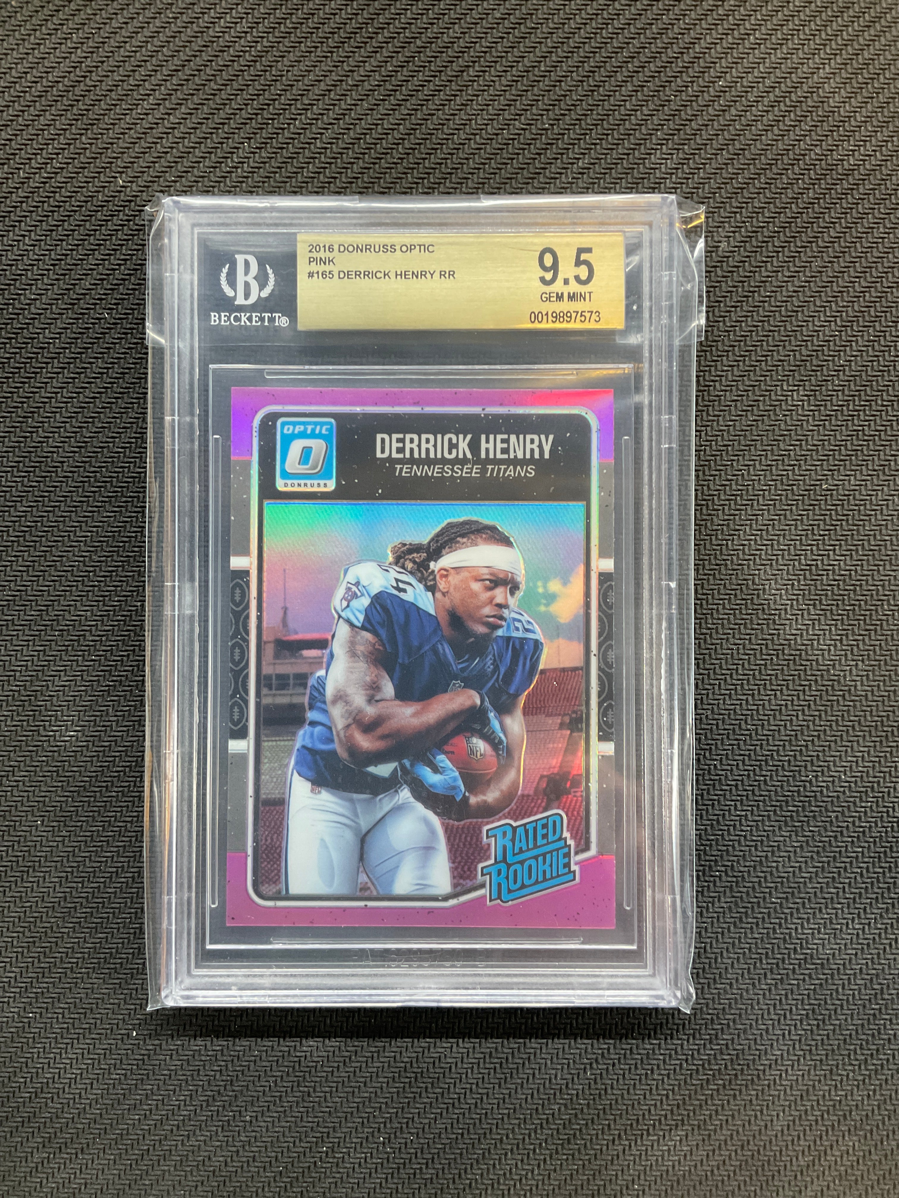 2016 Donruss Optic Derrick Henry Rookie Pink BGS 9.5
