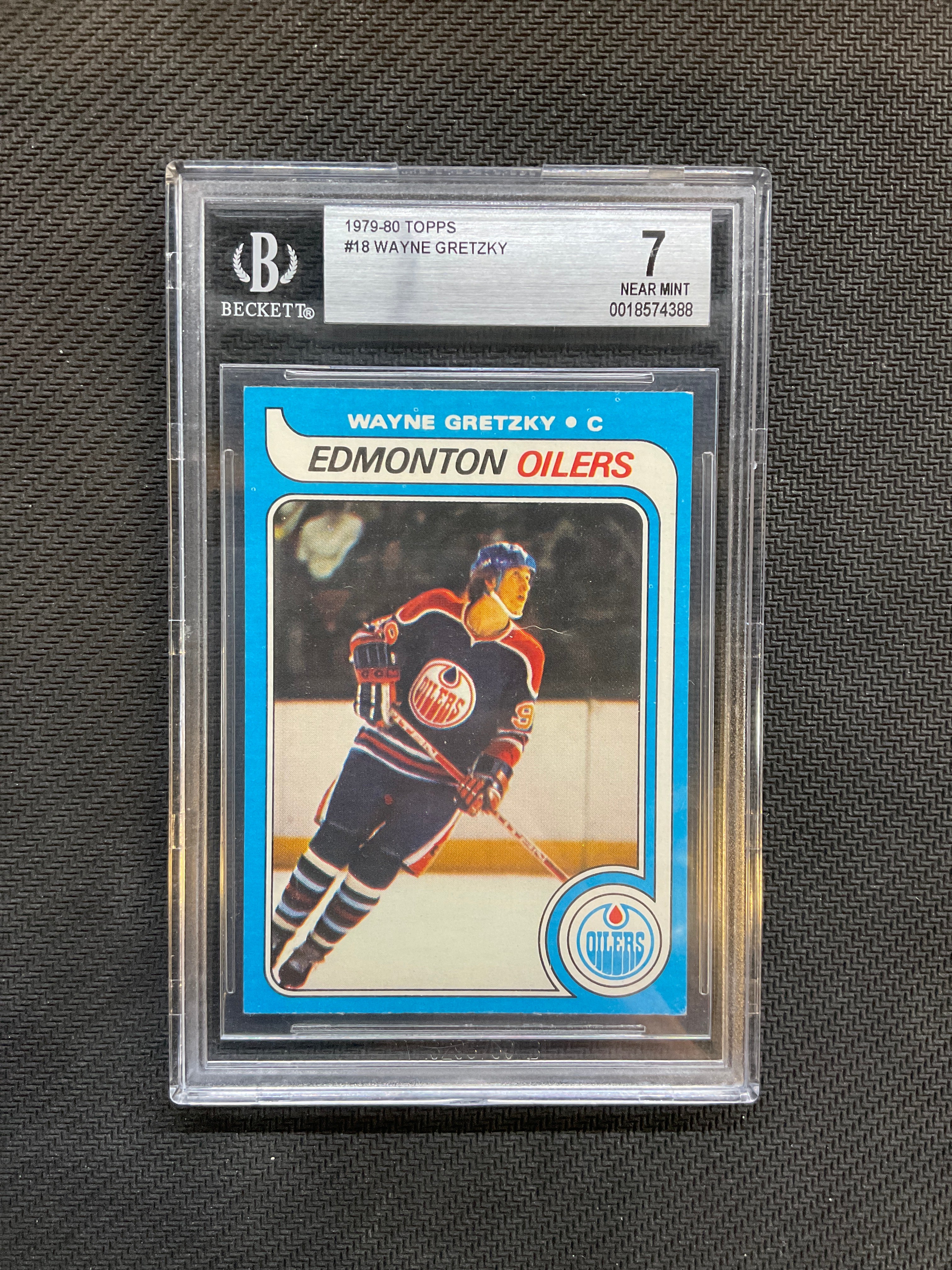 1979-80 Topps #18 Wayne Gretzky Rookie BGS 7