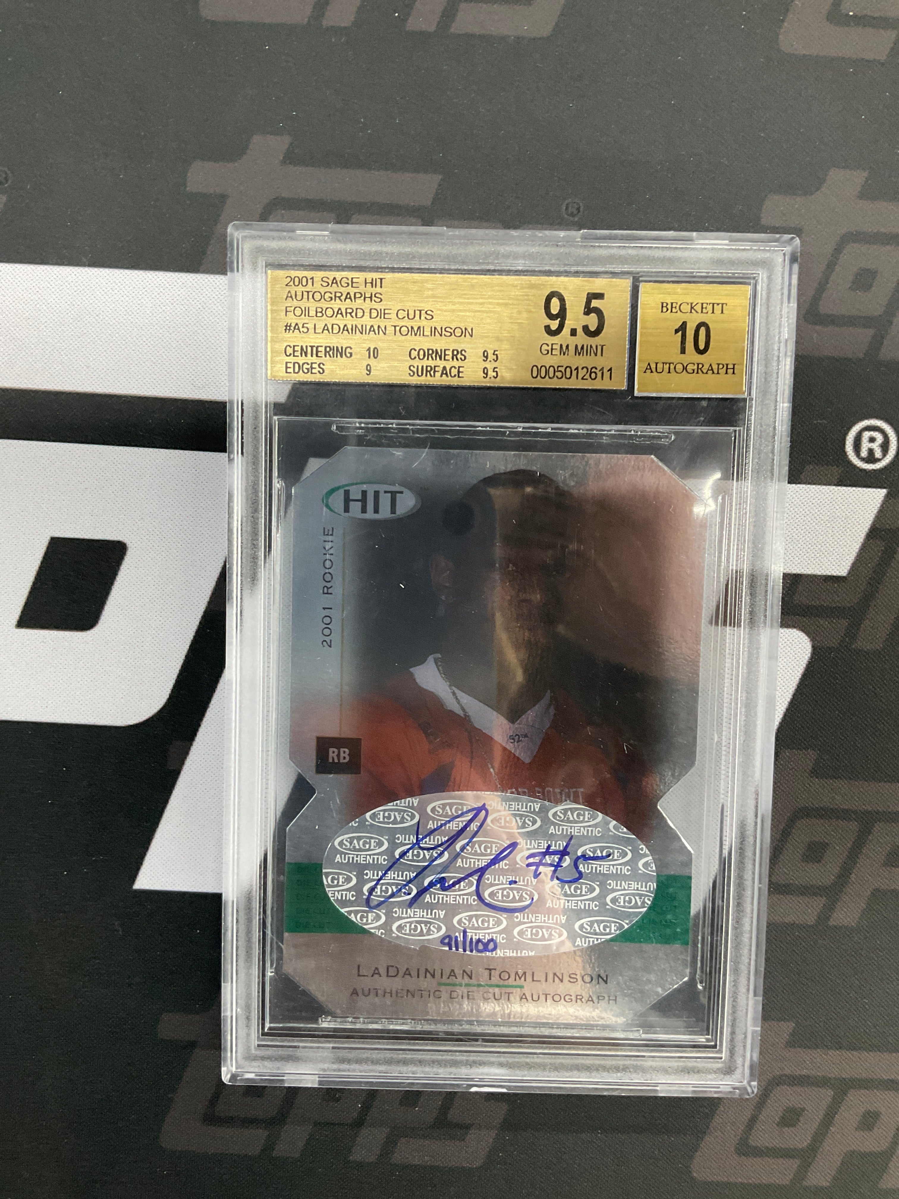 2001 Sage Hit Ladainian Tomlinson Rookie Auto /100 BGS 9.5 10