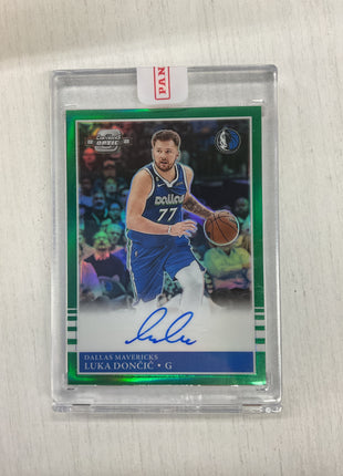 2022 Contenders Optic Luka Doncic Green Auto /49 Mavericks