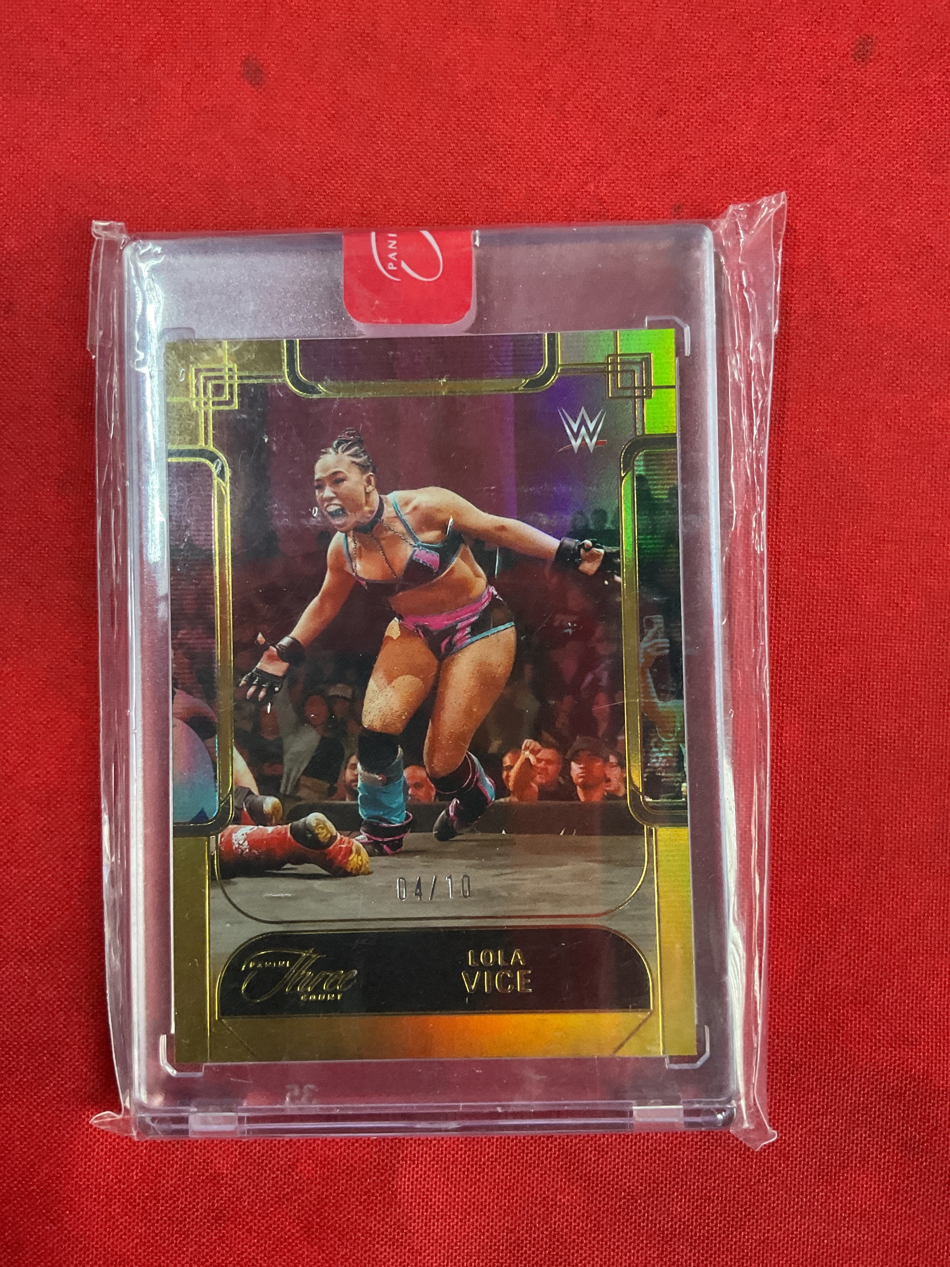 2024 Three Count Lola Vice Gold /10 WWE
