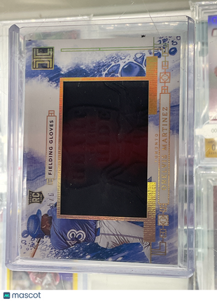 2024 Impeccable Orelvis Martinez Fielding Gloves Patch /6